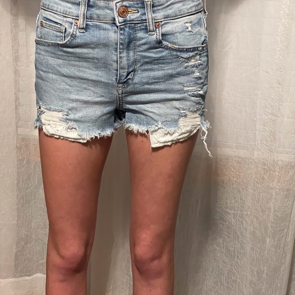 American Eagle super stretch raw hem shorts